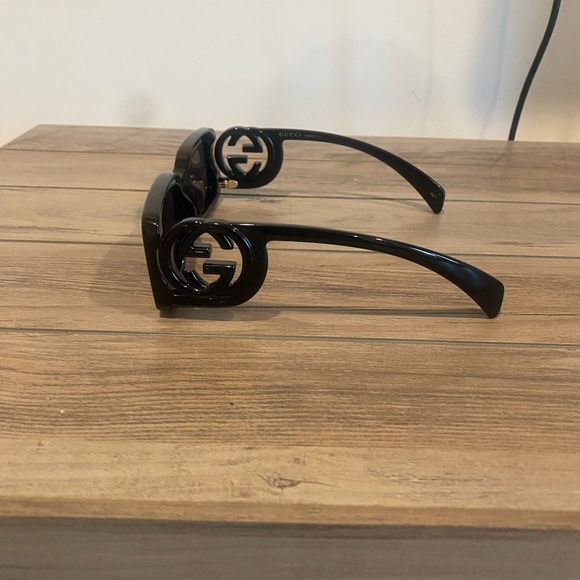 Gucci Black Rectangular Sunglasses - Picture 4 of 7